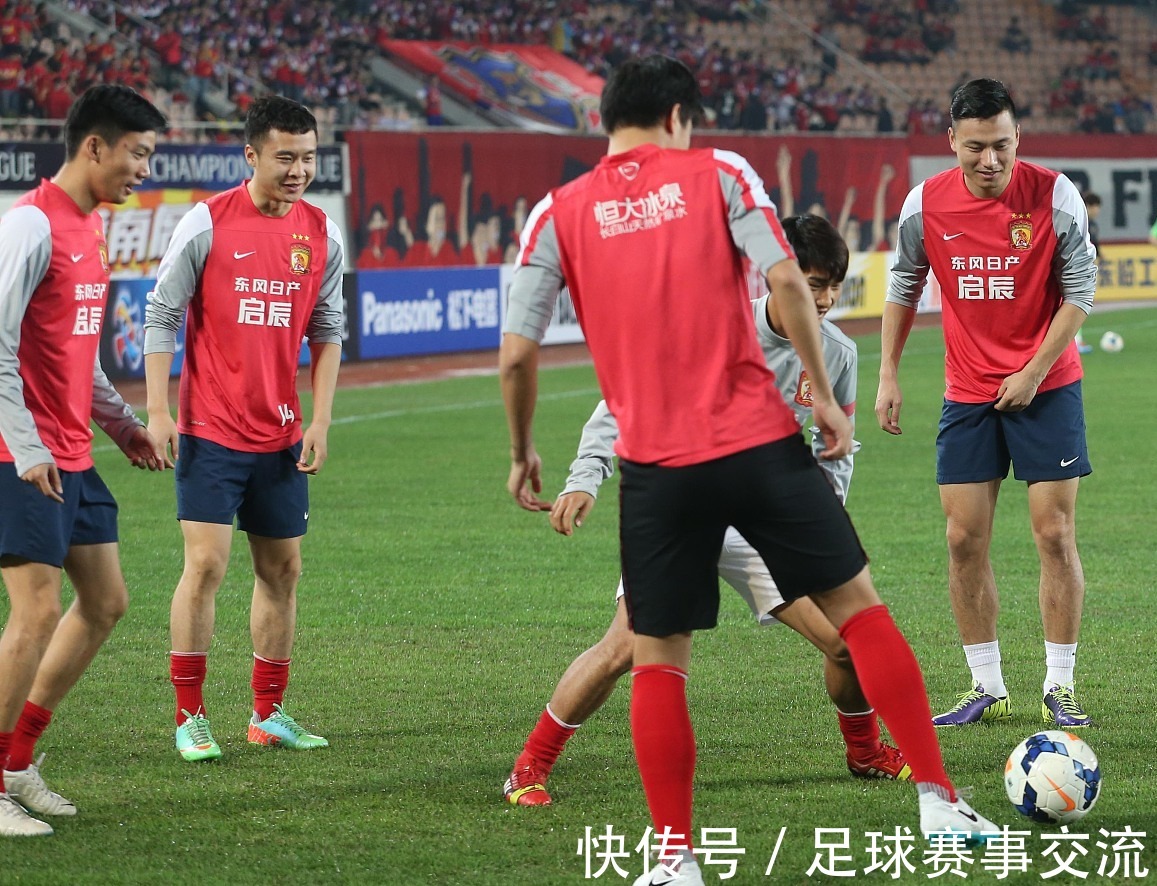 梅西小时候铃声响了不回教室，老师批评他：马拉多纳只有一个（梅西童年上课铃响仍不回教室，老师直言：马拉多纳只有一个）