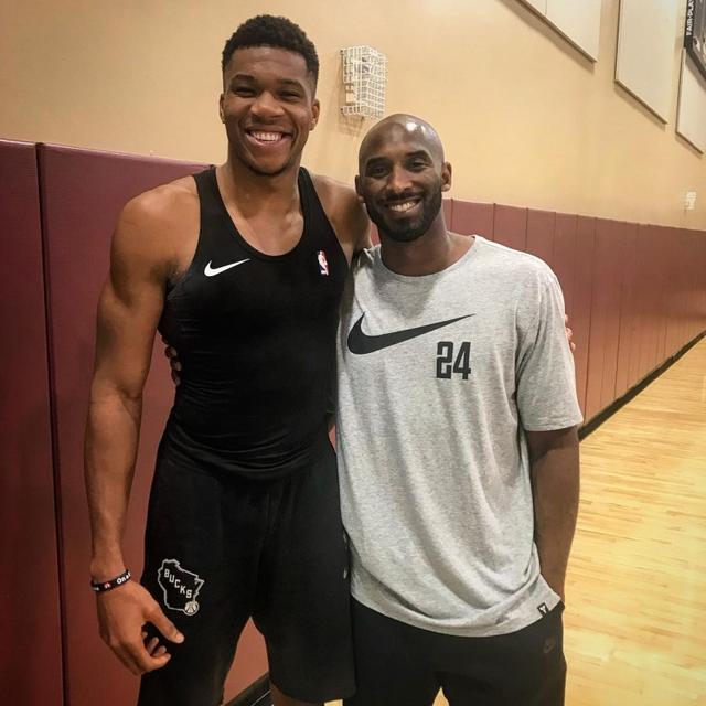 图片报：因两名前锋状态差，多特考虑冬窗签维罗纳前锋焦瓦内（图片报：两名前锋低迷，多特或冬窗引进维罗纳前锋焦瓦内）