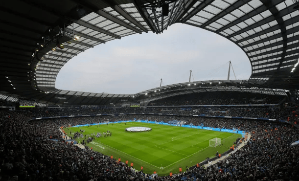 霍伊伦意杯夺冠后发文庆祝 多位曼联前队友点赞（夺得意杯后霍伊伦社媒发文庆祝 多名曼联旧将点赞）