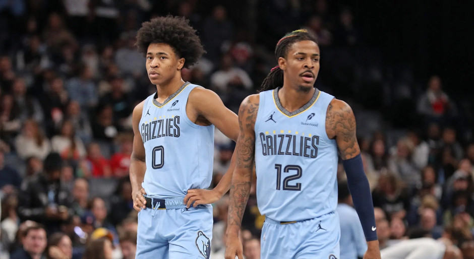 对轰！火箭谢泼德漂移中投詹姆斯三分回应 随后谢泼德再回应三分（互飙火力！火箭谢泼德漂移中投，詹姆斯三分回击，谢泼德再度三分回应）