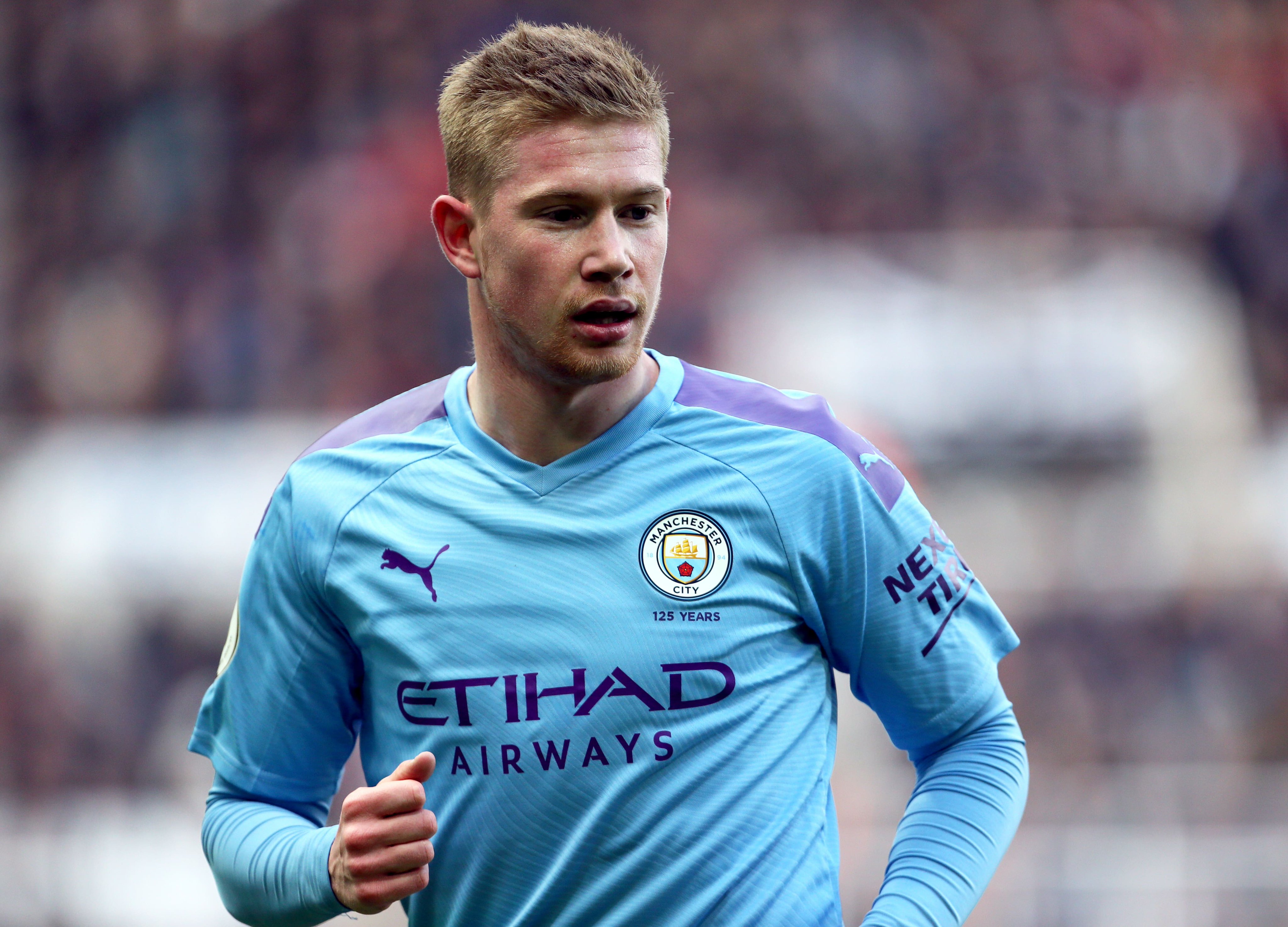 唐斯中路突破，展现惊人爆发力（唐斯中路强突，爆发力惊艳全场）