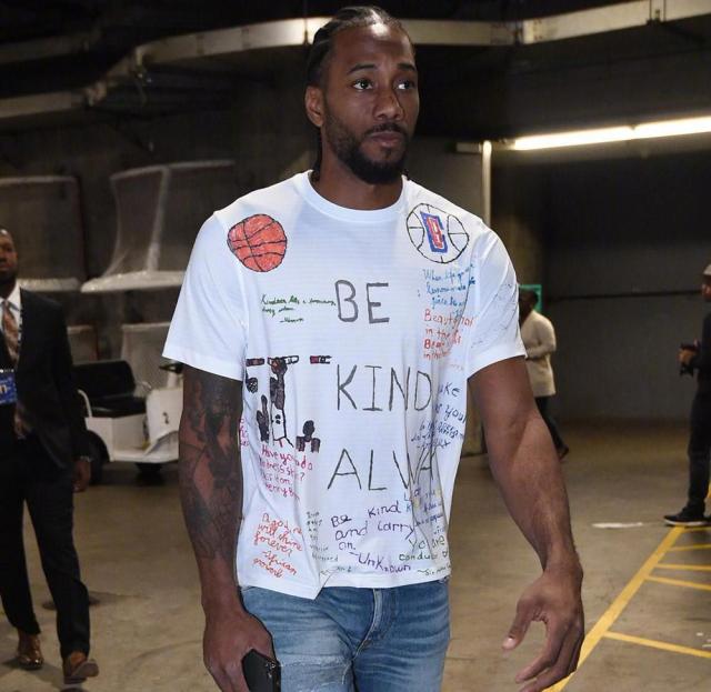 文班出场时间不足30分钟，却以3-0完胜雷霆，这一幕令人瞠目结舌（文班仅出战不足30分钟，球队3-0零封雷霆，场面令人目瞪口呆）