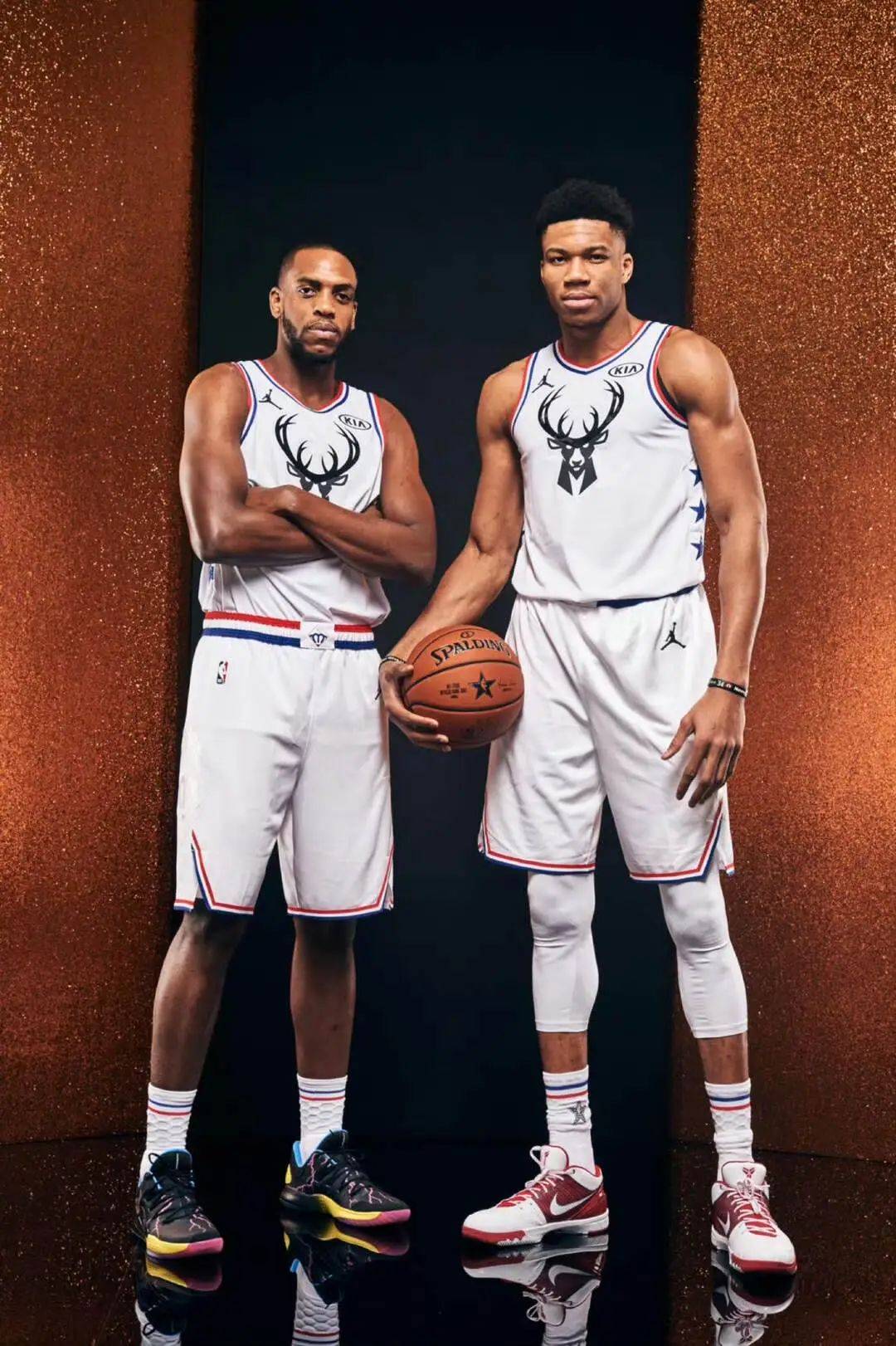 缺兵少将的上海海港，是中超唯一没有输给柔佛新山的球队（人手短缺仍不败，上海海港成中超唯一未输柔佛新山的球队）