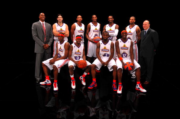 巴萨欧冠大名单：特狮回归，莱万、亚马尔、拉菲尼亚领衔锋线（巴萨出征欧冠名单：特尔施特根复出，莱万、亚马尔、拉菲尼亚坐镇前场）