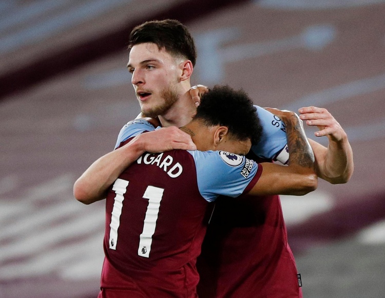 孔帕尼：卡尔能否和梅西相比？我们只想让他成为最好的卡尔（孔帕尼：别拿卡尔和梅西比较，我们只希望他做最好的卡尔）