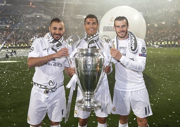 福布斯穿7号替补登场，是马丁内斯执教后第14位完成首秀球员（福布斯身穿7号替补出场，成为马丁内斯执教后第14位完成首秀的球员）