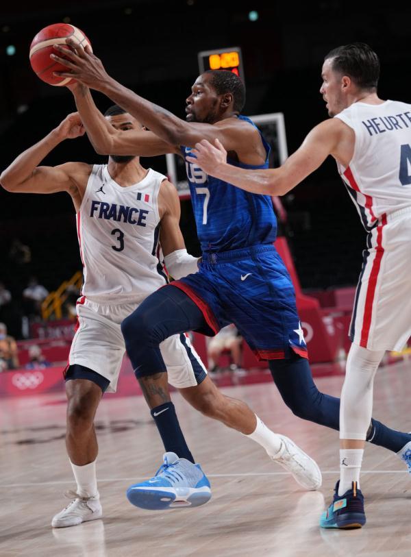 2分钟集锦！辽宁73-84负广州未，2名“后卫”表现对不起身价（2分钟速览：辽宁73-84不敌广州，双后卫发挥难配身价）