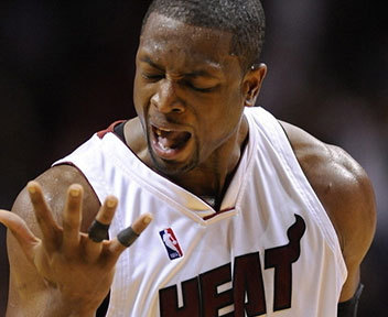 在勇士拿两冠，为何杜兰特只和库里绝配，在其他球队却难拿冠军？（杜兰特在勇士能夺两冠，为何离开库里后在其他球队却难问鼎冠军？）