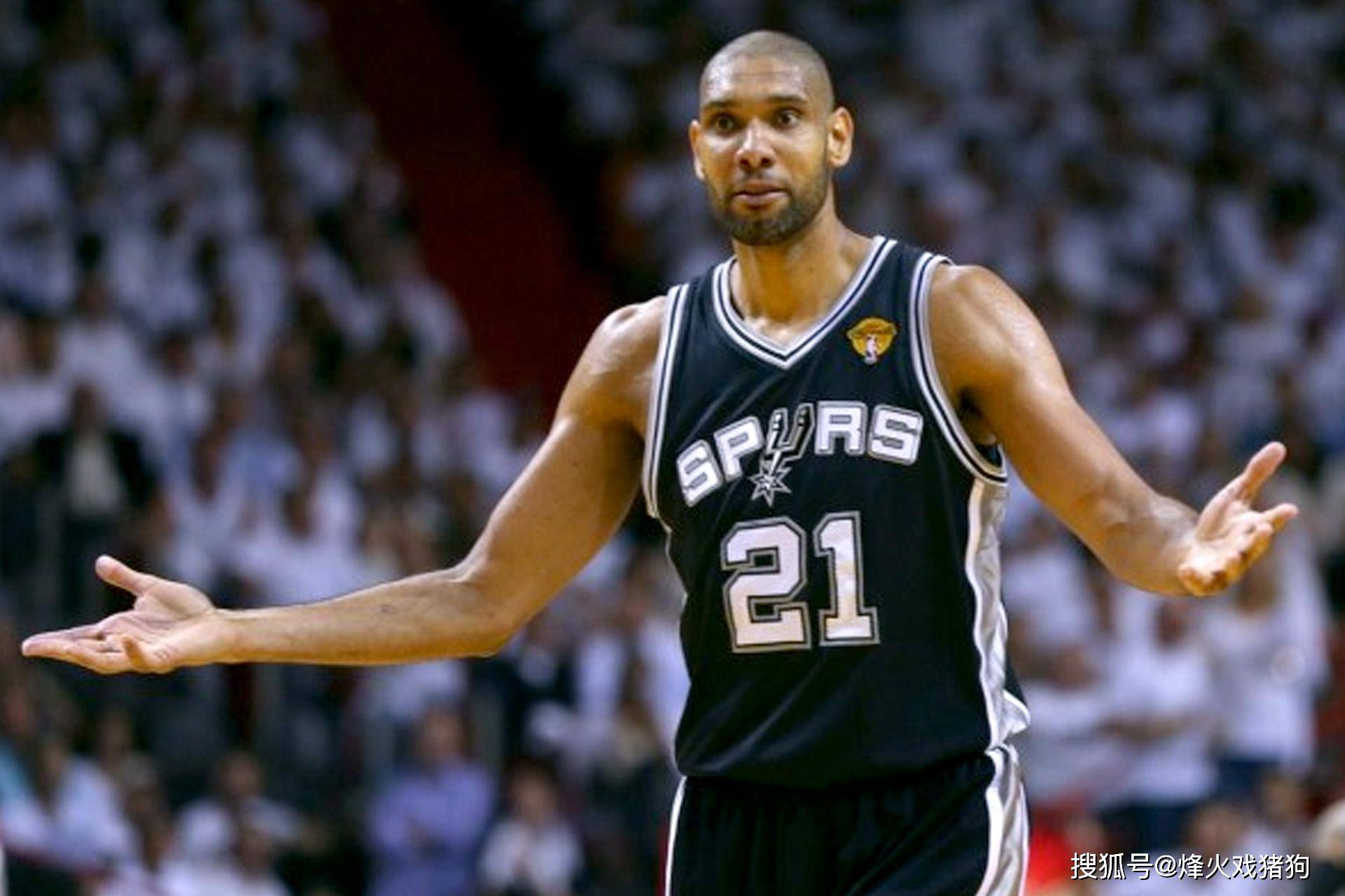 NBA历史第三人！约基奇多次在圣诞大战砍下三双（约基奇成NBA史上第三位在圣诞大战多次砍下三双的球员）