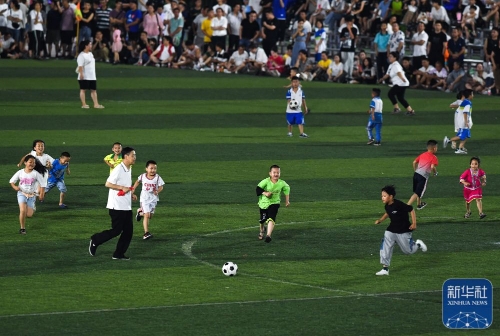 贵州12岁跳水小将全运会出场时做C罗庆祝动作：我喜欢C罗（全运会赛场，贵州12岁跳水新星亮相模仿C罗庆祝：表示喜欢C罗）