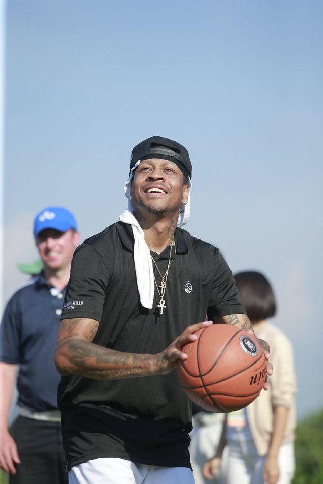 存在感一般！胡金秋&孙铭徽CBA揭幕战合砍18分6板5助（表现不够抢眼，胡金秋和孙铭徽揭幕战合计18分6篮板5助攻）