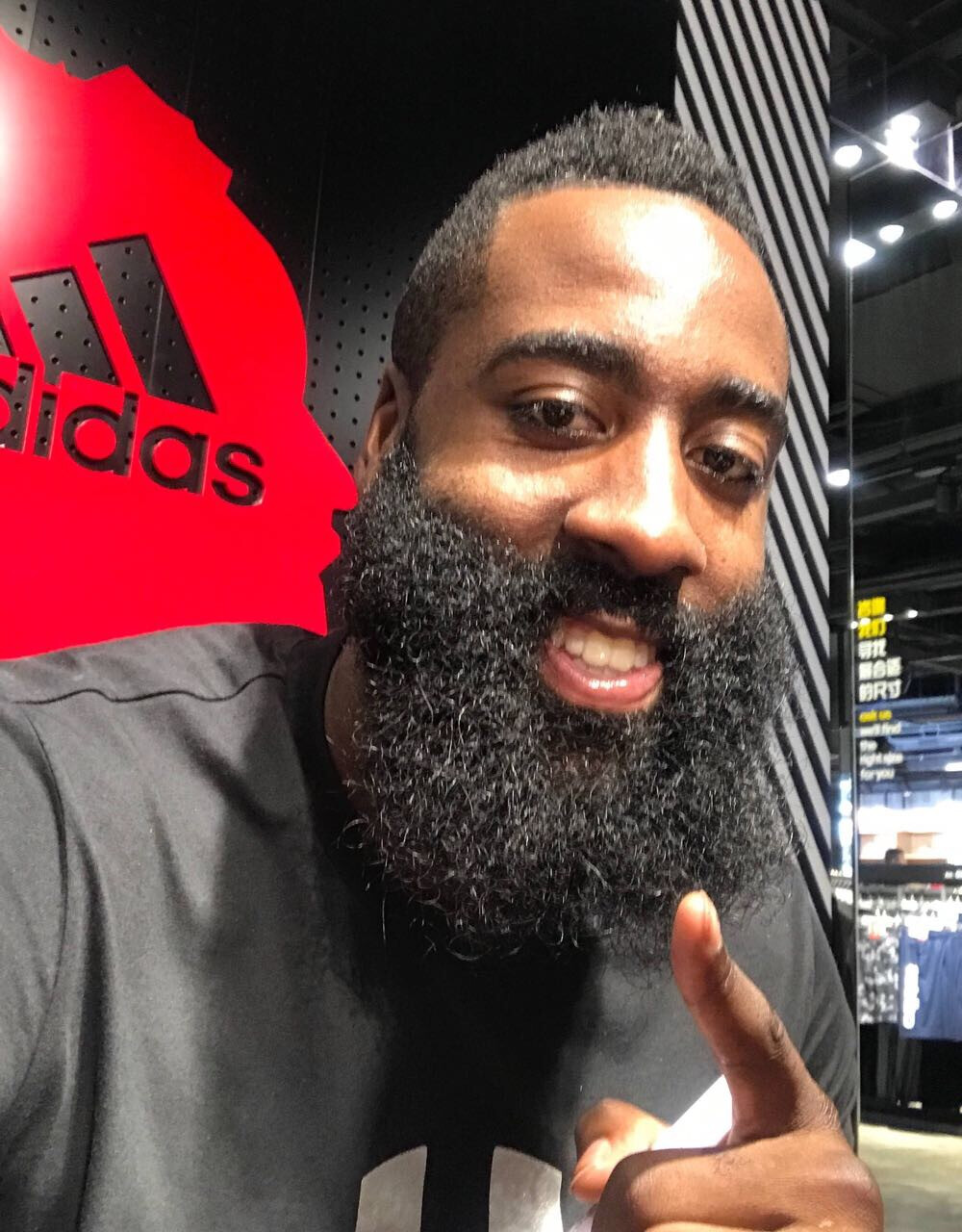 凤凰官方：马尔多纳多已和球队解约并加盟子弹，将引入克拉克（凤凰队官宣：马尔多纳多解约转会子弹，克拉克即将加盟）