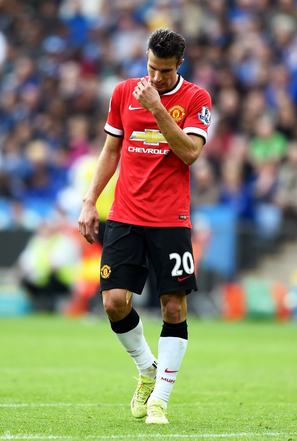 下半场全队稳扎稳打！杰伦·布朗以身作则 带队完成20分大逆转！（杰伦·布朗身先士卒，下半场率队稳控局面上演20分大逆转！）