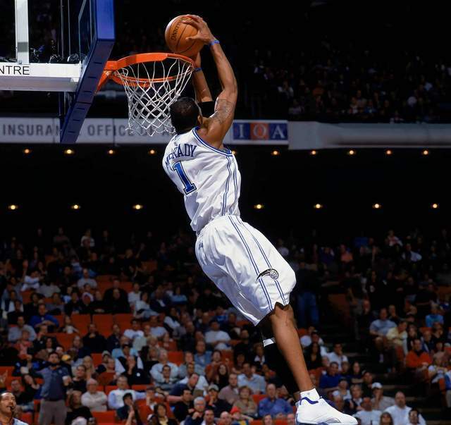 明日湖人客战太阳 克莱伯&里夫斯&布朗尼将缺席比赛（湖人明日客场挑战太阳，里夫斯、布朗尼与克莱伯将缺阵）