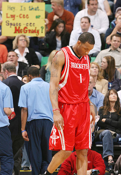 湖人队三分线外表现低迷（湖人三分火力哑火）