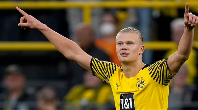 齐达内上海弄堂和樊振东打乒乓球 莫德里奇马塞洛皇马功勋球员点赞（齐达内在上海弄堂与樊振东打乒乓，莫德里奇、马塞洛等皇马功勋点赞）