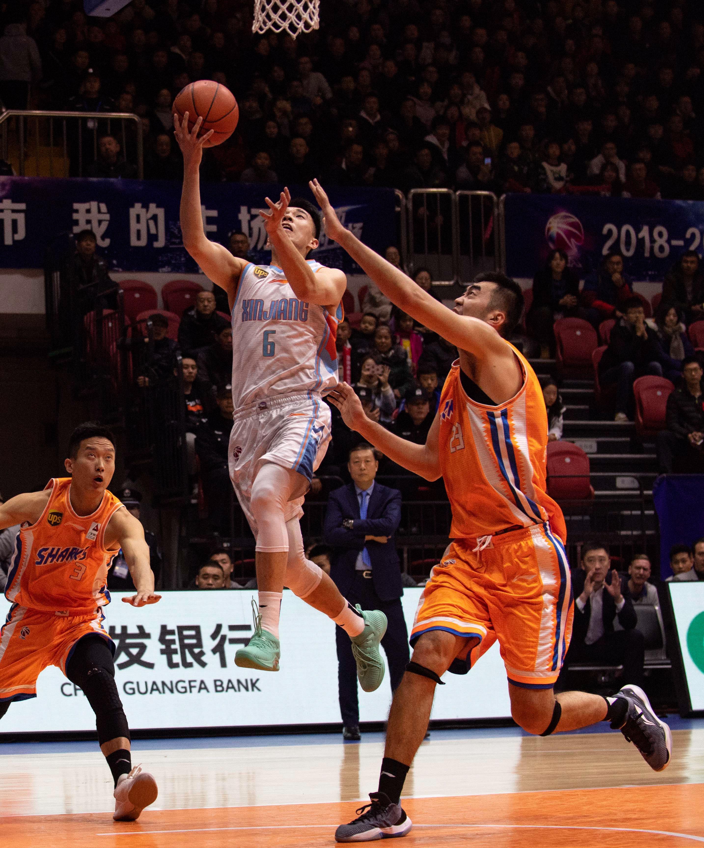 贾马尔·穆雷爆砍23分，展现超凡实力（贾马尔·穆雷轰下23分，尽显统治力）