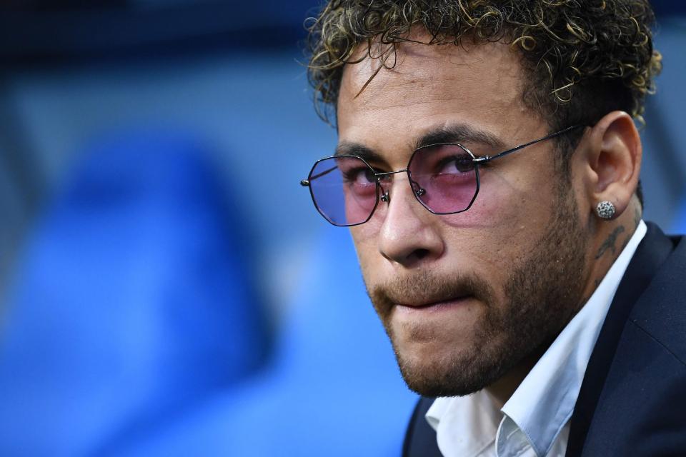 不可阻挡与不可动摇：库尔图瓦与姆巴佩带领皇马前行（势不可挡、稳如磐石：库尔图瓦与姆巴佩领航皇马）