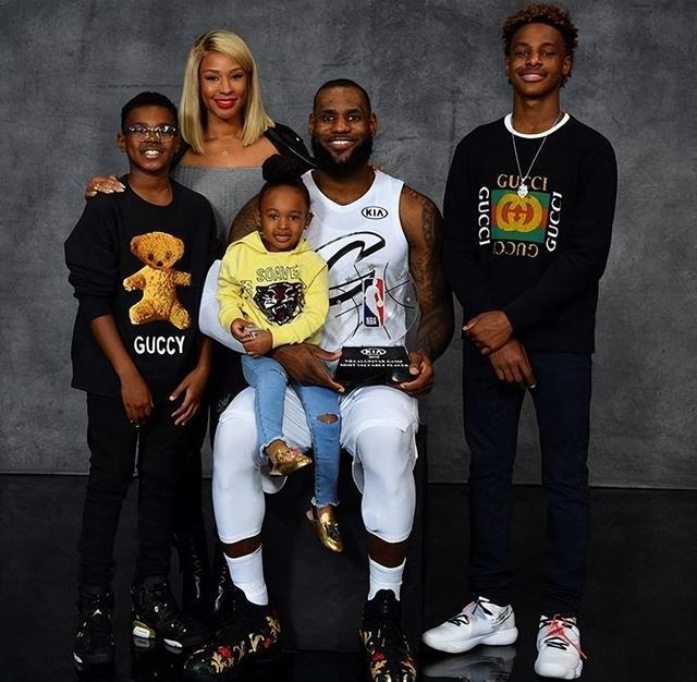 斯图里奇：赛前焦点都围绕着亚马尔，但埃斯特旺征服了所有人（斯图里奇：赛前聚光灯在亚马尔身上，征服全场的却是埃斯特旺）