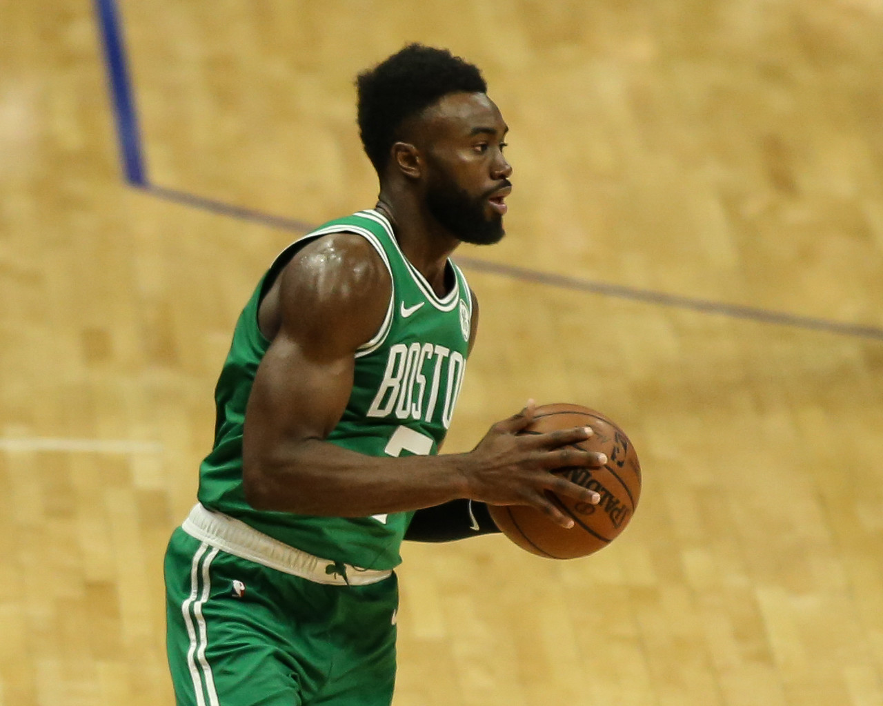 媒体人：今天见了保罗 还是特别自律 早上跑步&准时赴约&精神很好（媒体人称今日与保罗见面：他依旧非常自律，清晨跑步、准时赴约，精神饱满）