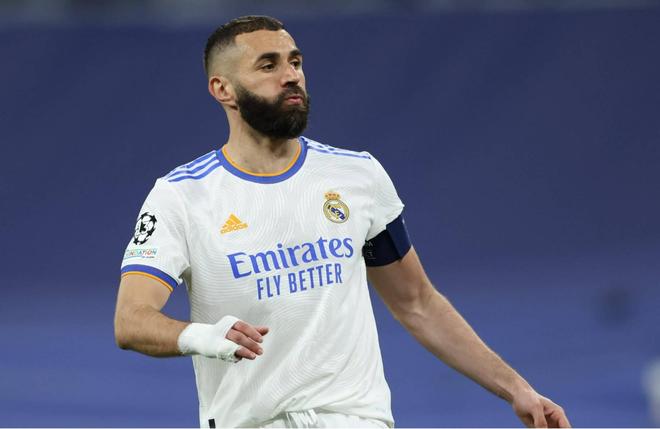 为何亲斯内德？穆帅：斯内德给了我三冠王，那是最棒的一年（穆帅谈为何偏爱斯内德：三冠功臣成就我最辉煌一年）