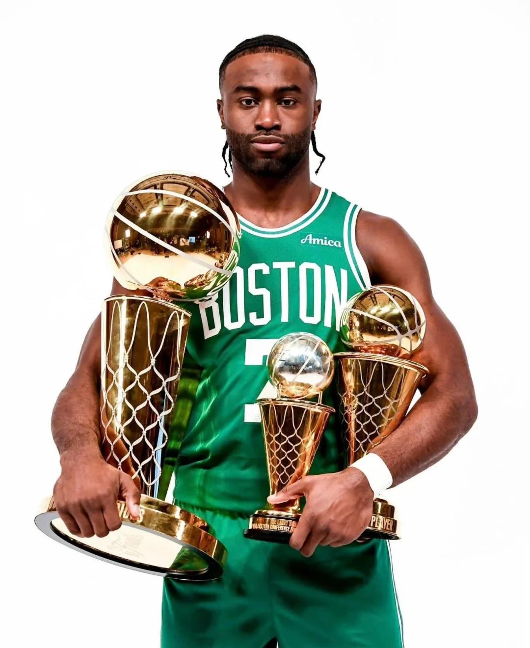 德转列21世纪参与进球榜：梅西1339球居首，C罗1253球第二（德转公布21世纪进球参与榜：梅西以1339球登顶，C罗以1253球列第二）