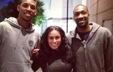 中超转会市场：广州队签下新前锋,（中超转会动态：广州队敲定锋线新援）