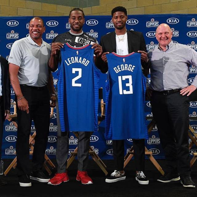 雷迪克：我一直在跟范德比尔特沟通&他的心态很好（雷迪克：我与范德比尔特保持沟通，他的心态很积极）