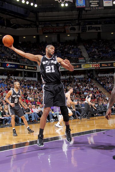 意甲最新积分战报：两大强队落败，榜首易主，争冠形势乱了（意甲积分榜更新：两强失利，榜首易位，争冠格局洗牌）